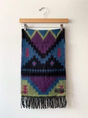 NEW D&Y Softer Than Cashmere Geometric Pattern Fringe Scarf